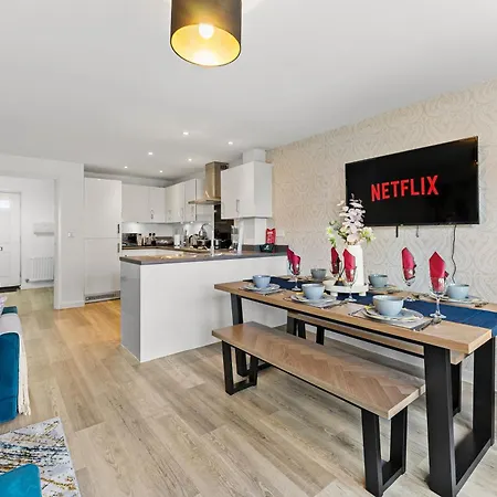 Stylish 4 Bed - Parking - Sleeps 14 Dom wakacyjny Bristol