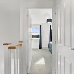 Casa de Férias Stylish 4 Bed - Parking - Sleeps 14 Bristol