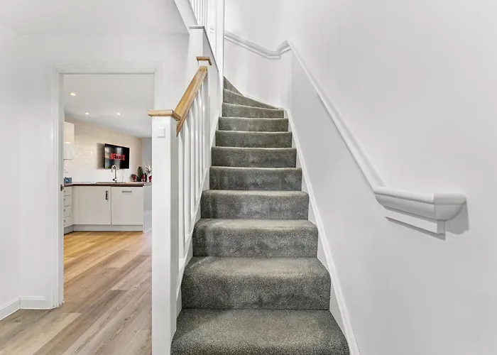 Dom wakacyjny Stylish 4 Bed - Parking - Sleeps 14 Bristol