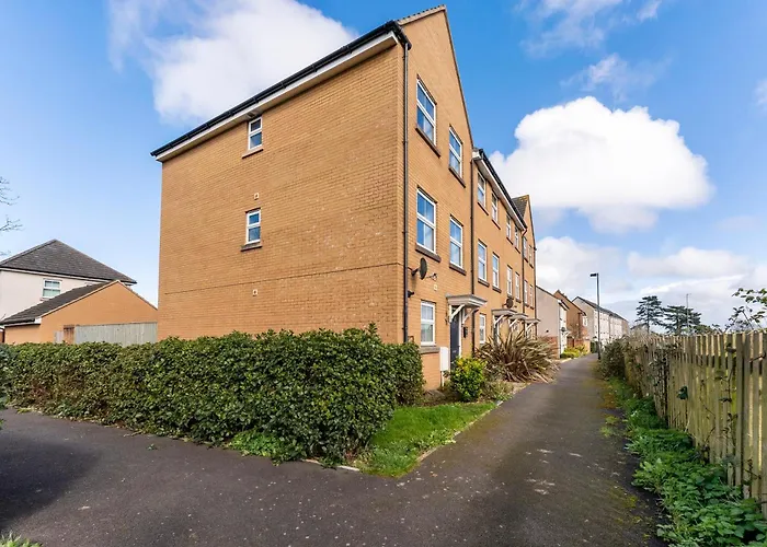 Stylish 4 Bed - Parking - Sleeps 14 Nyaraló Bristol