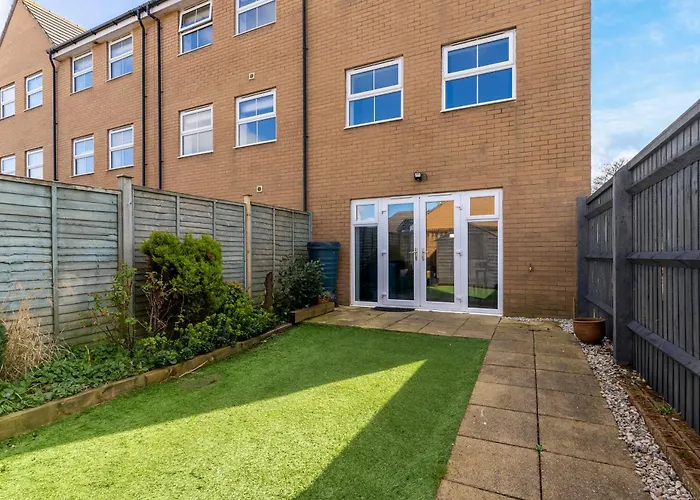 Dom wakacyjny Stylish 4 Bed - Parking - Sleeps 14 *